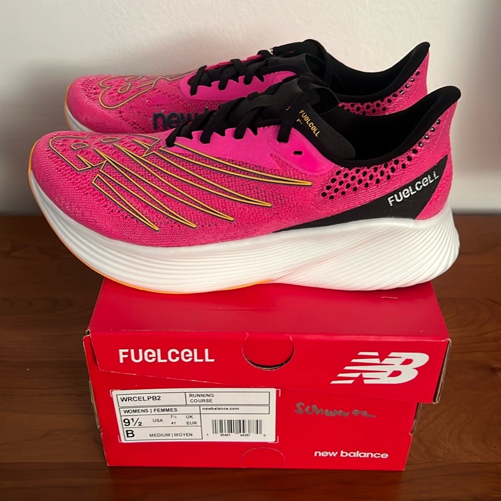 New in box!! New Balance Fuel Cell RC Elite v2